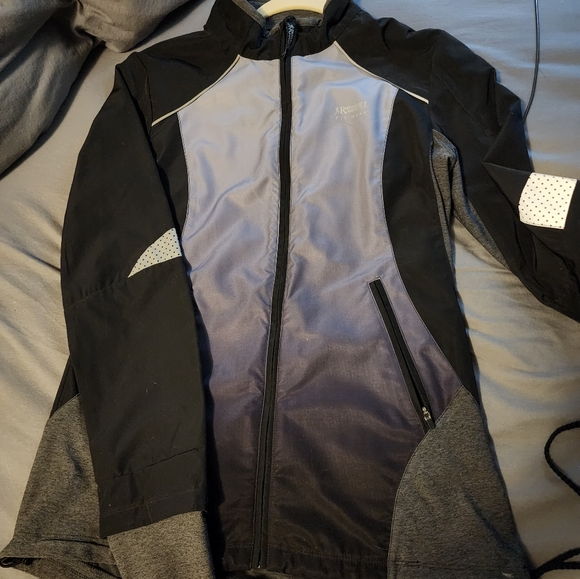 Running jacket - Picture 2 of 3